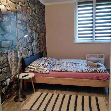 Desi Apartman Капошвар Экстерьер фото