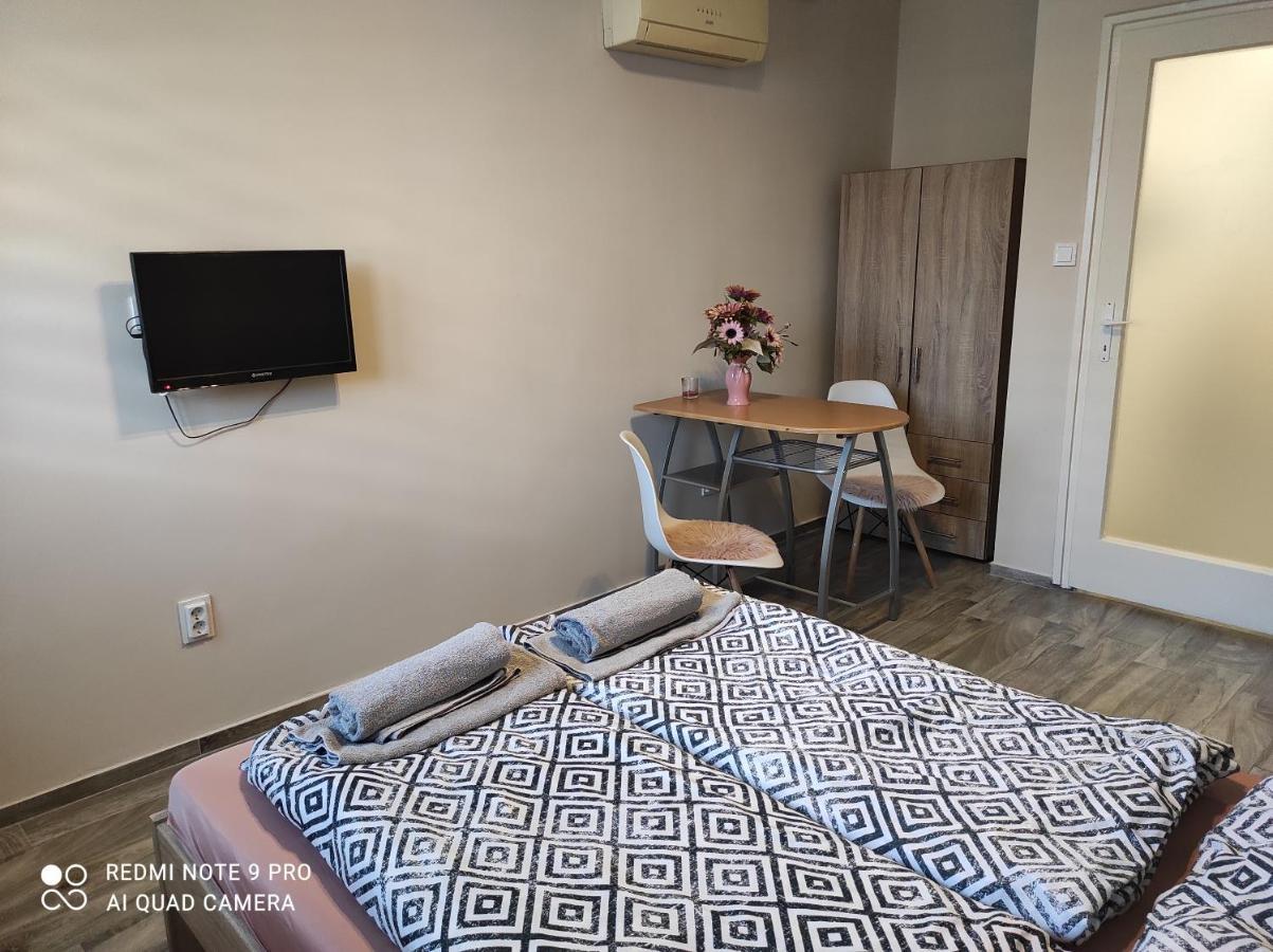 Desi Apartman Капошвар Экстерьер фото
