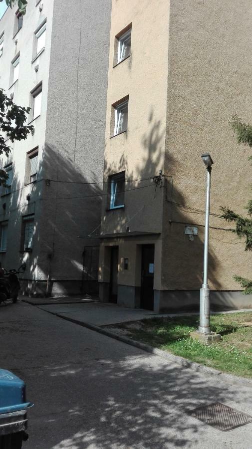 Desi Apartman Капошвар Экстерьер фото